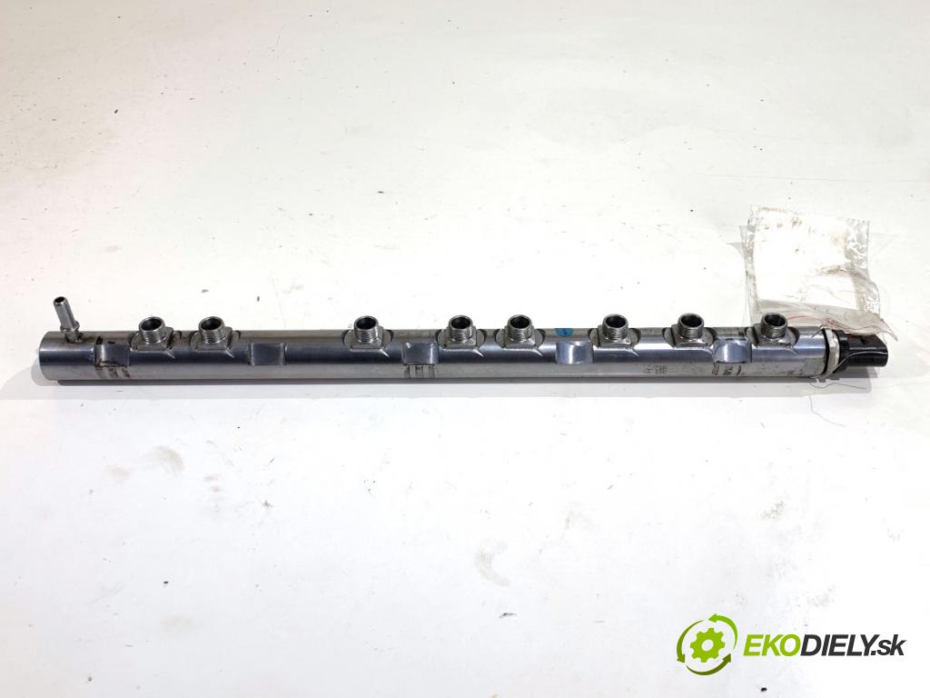 BMW F25 SUV 2013 190 kW xDrive 30 d 2993 lišta vstřikovací 7805423 (Vstřikovací lišta)