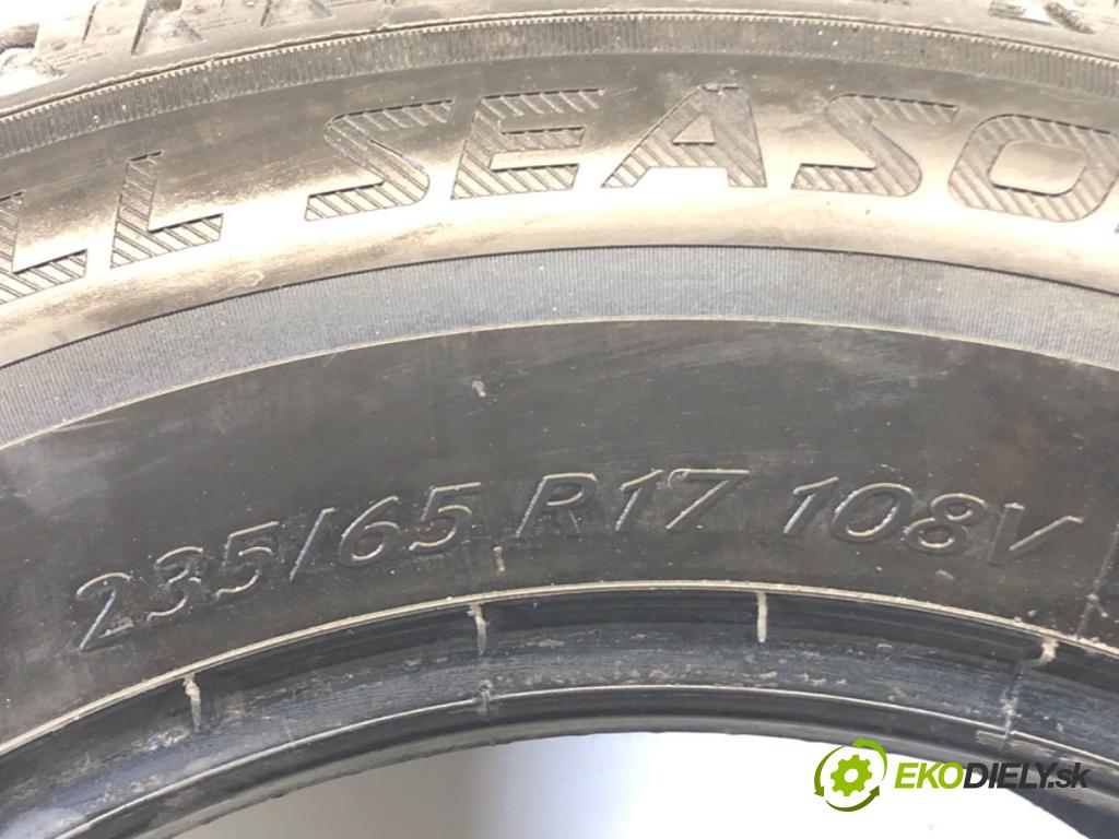 --- ---      PNEUMATIKY: PARA: VÍCENÁ SEZÓNA: 235/65 17" KORMORAN