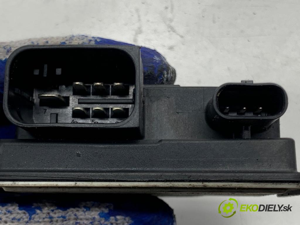 BMW F25 SUV 2013 190 kW xDrive 30 d 2993 relé svíček žhavení 8519472 (Relé)