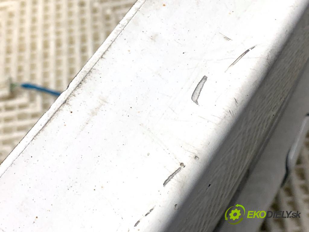 CITROEN C4 I liftback 2007 66 kW 1.6 HDi 1560 Nárazník zad  (Kľučka dverí ostatné)