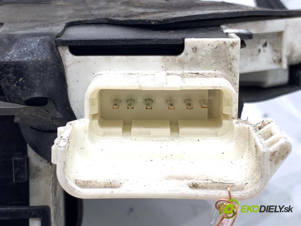 CITROEN C4 I liftback 2007 66 kW 1.6 HDi 1560 zámok Dvere ľavy predný 9683417180