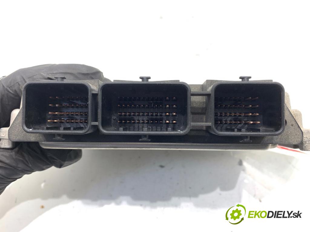 CITROEN C4 I liftback 2007 66 kW 1.6 HDi 1560 řídící jednotka motora 9653958980 (Řídicí jednotka)