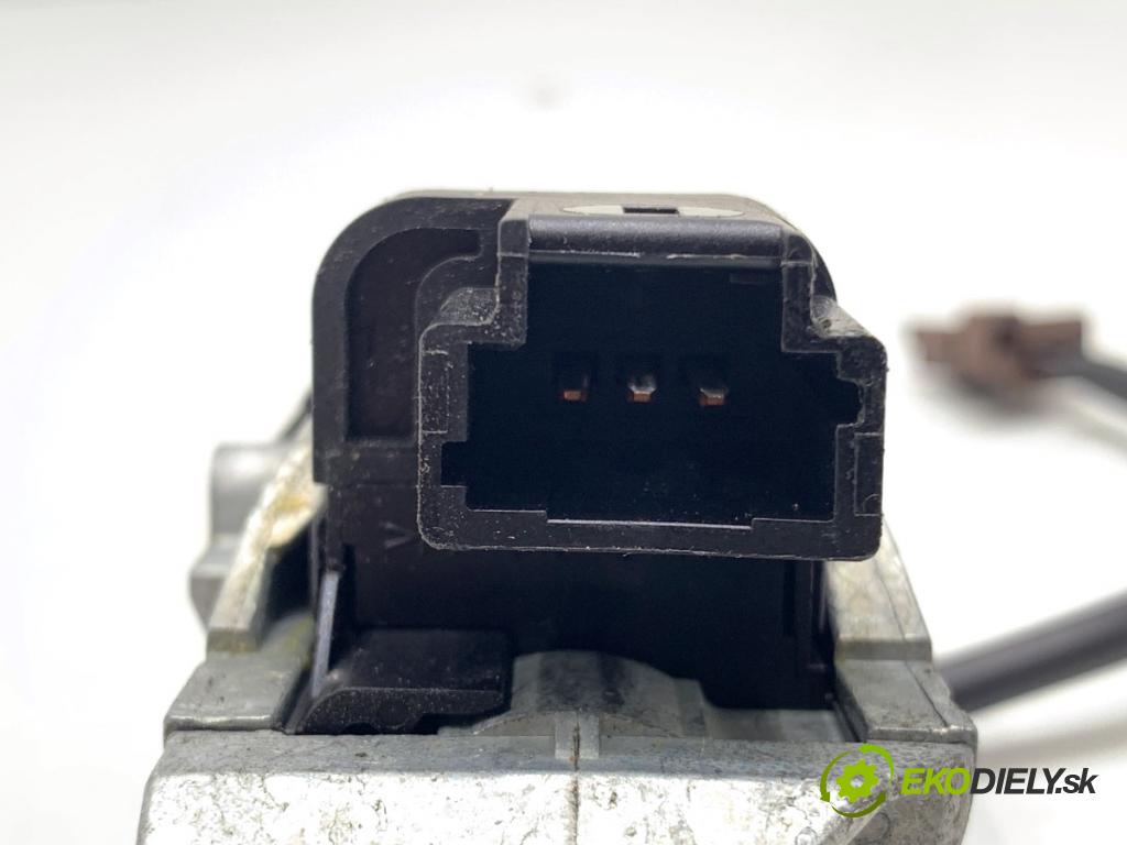 CITROEN C4 I liftback 2007 66 kW 1.6 HDi 1560 spinačka  (Spínacia skrinka)