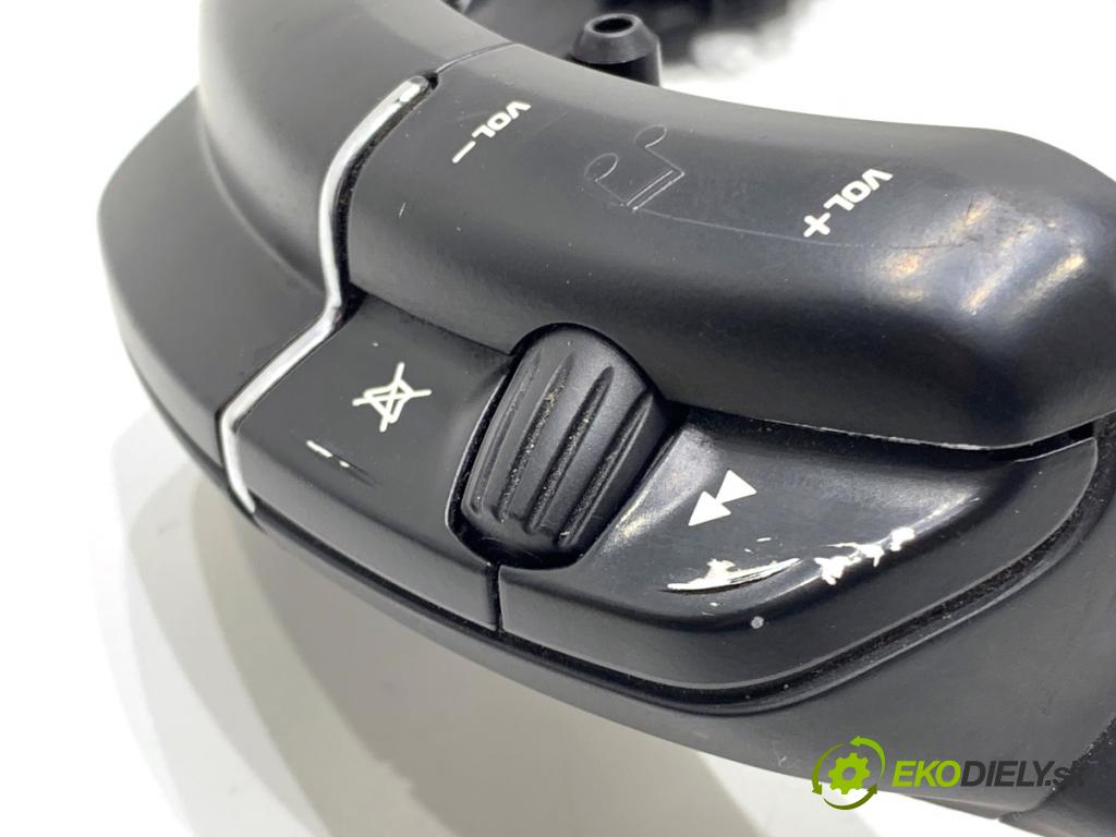 CITROEN C4 I liftback 2007 66 kW 1.6 HDi 1560 SPÍNAČE: volantu 96624935XT