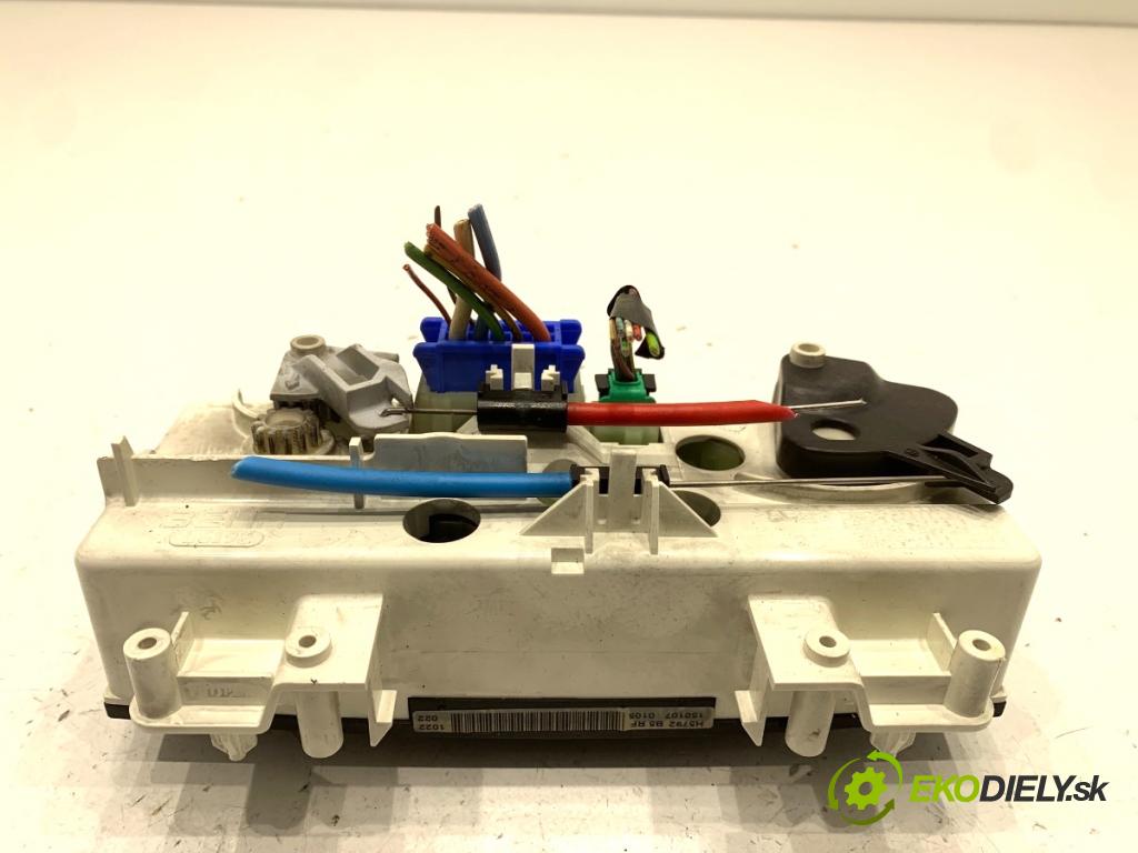 CITROEN C4 I liftback 2007 66 kW 1.6 HDi 1560 Panel ovládania kúrenia H5756 (Prepínacie páčky pod volantom)