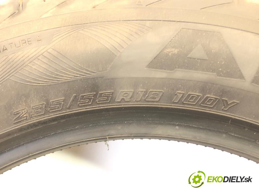 --- ---      PNEUMATIKY: 2X 235/55 18" YOKOHAMA