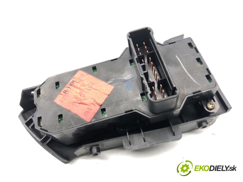 HONDA CIVIC VII liftback 2004 66 kW 1.4 iS (EP1) 1396 přepínač oken  (Páčky pod volantem)