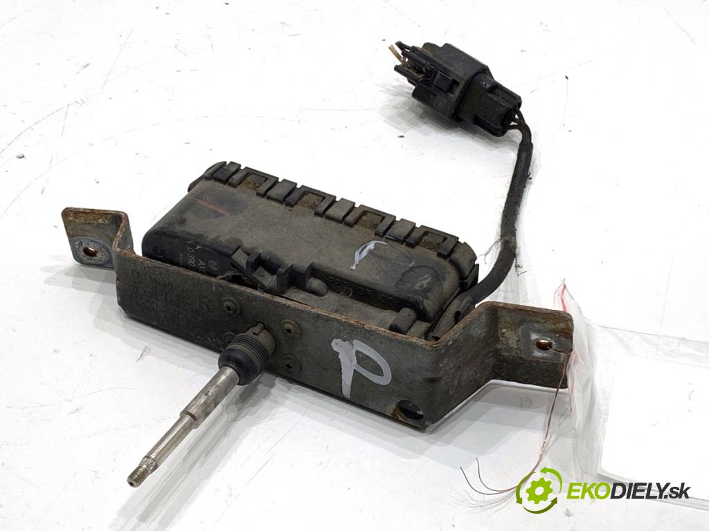 VOLVO V70 I Kombi 2003 121 kW 2.4 2435 Motorček stierače prednej svetla svetla pravy 0390206218