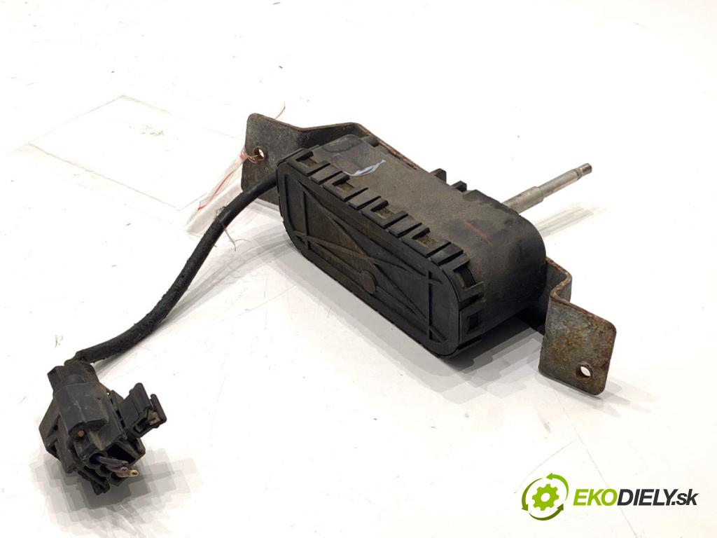 VOLVO V70 I Kombi 2003 121 kW 2.4 2435 Motorček stierače prednej svetla svetla pravy 0390206218