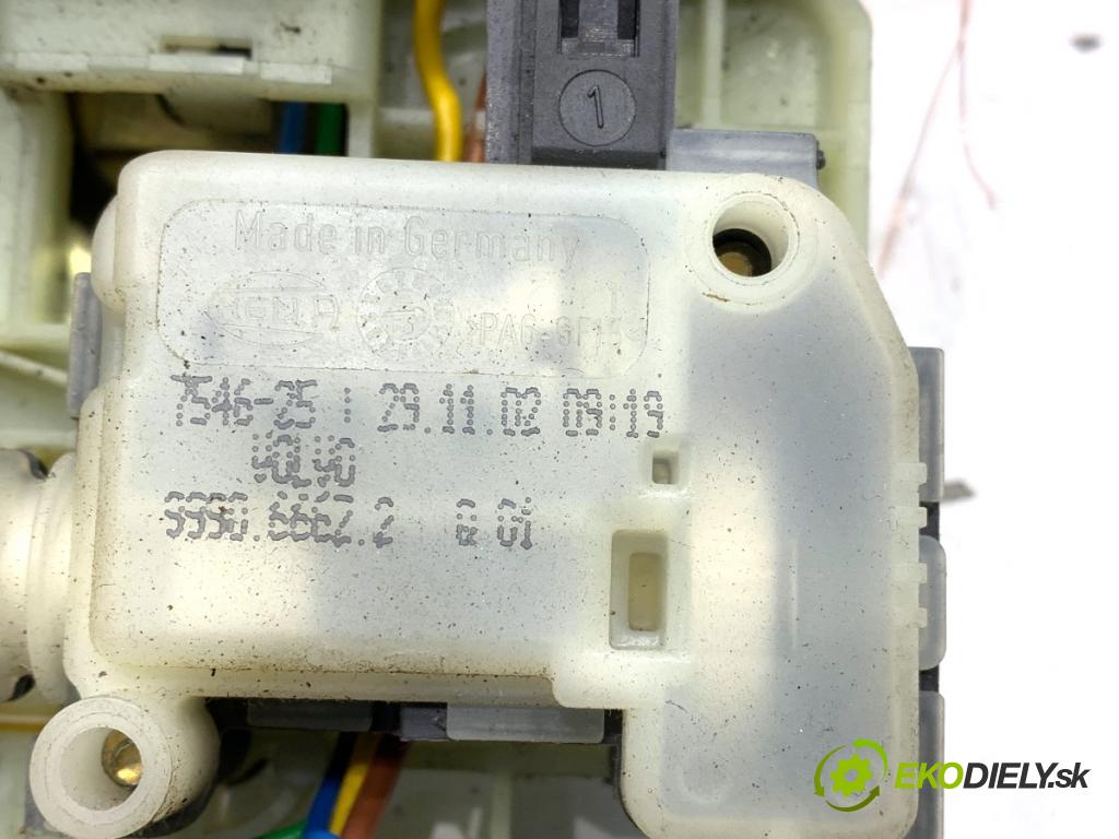 VOLVO V70 I Kombi 2003 121 kW 2.4 2435 zámok dveří zadní část