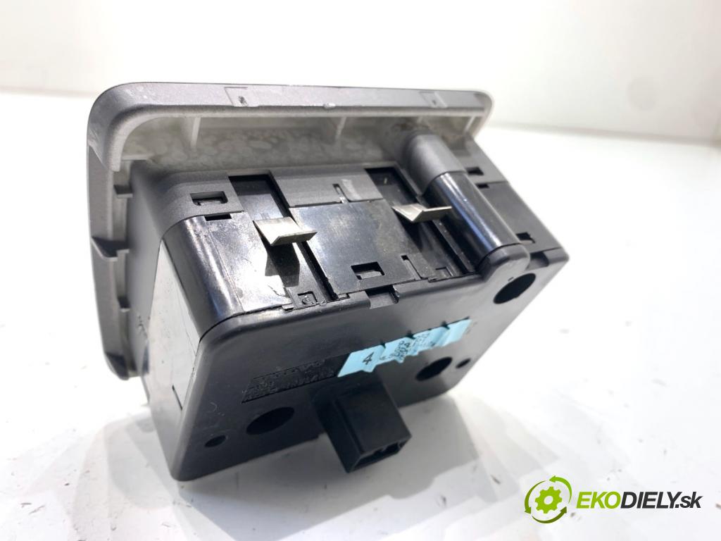 VOLVO V70 I Kombi 2003 121 kW 2.4 2435 Spínač svetiel