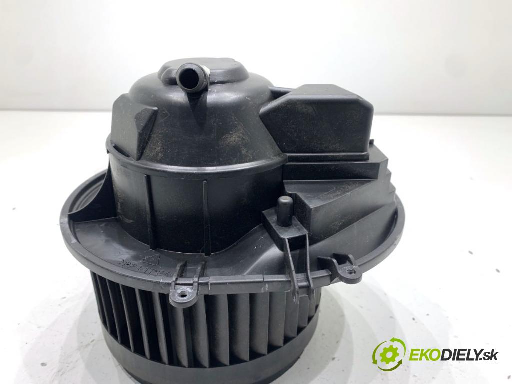 VOLVO V70 I Kombi 2003 121 kW 2.4 2435 ventilátor kúrenia