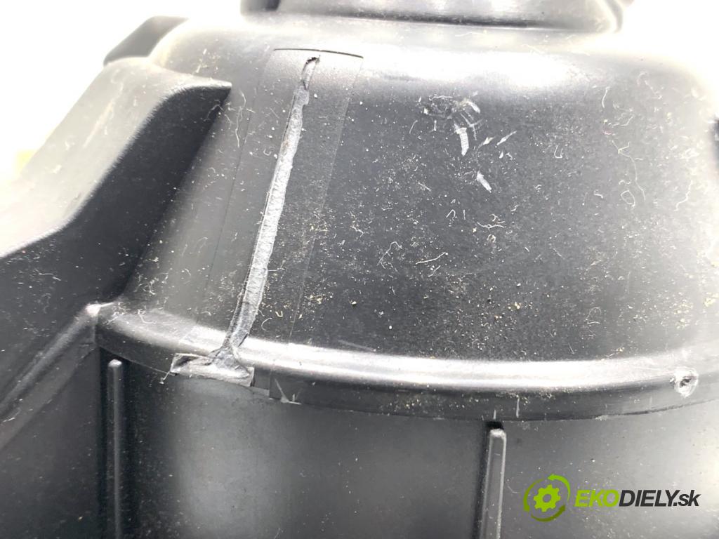 VOLVO V70 I Kombi 2003 121 kW 2.4 2435 ventilátor kúrenia