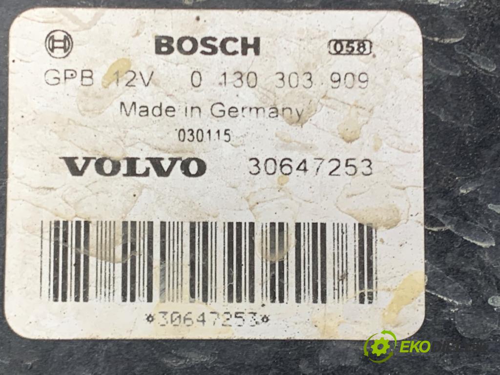 VOLVO V70 I Kombi 2003 121 kW 2.4 2435 ventilátor chladiče 30647253 (Ventilátor)