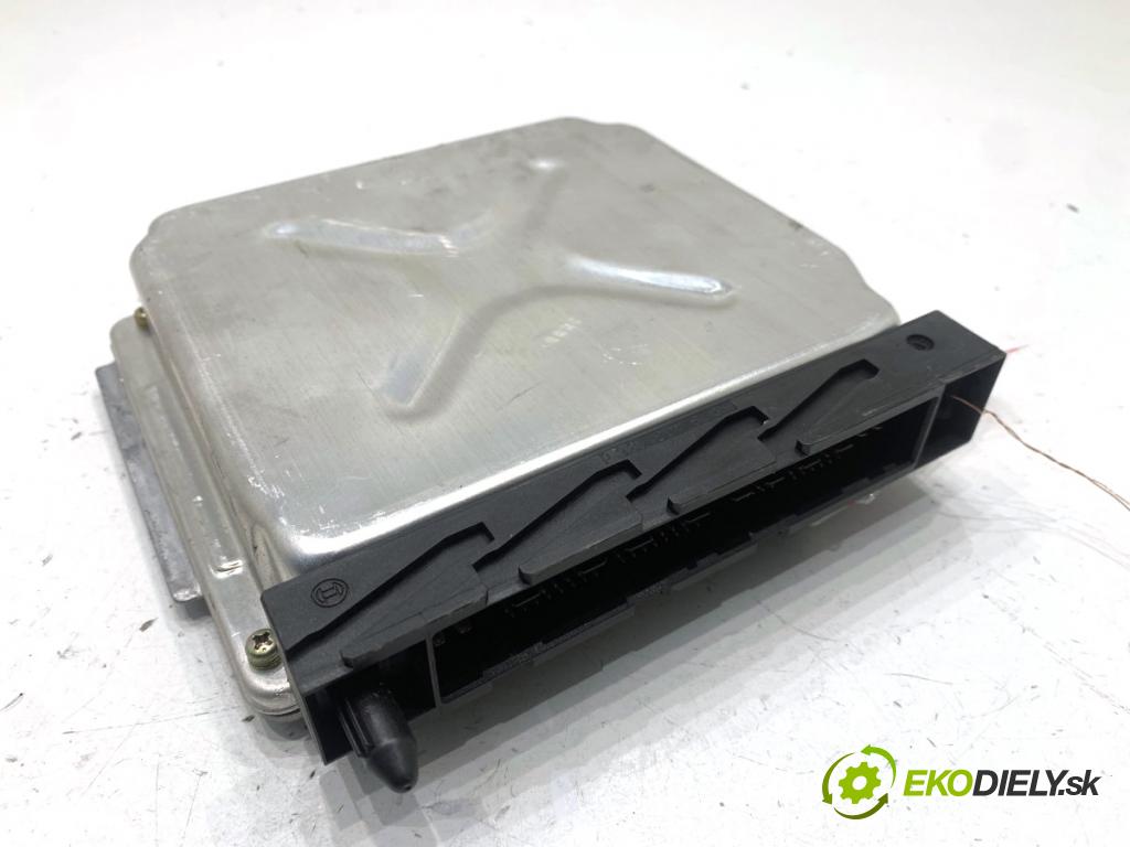 VOLVO V70 I Kombi 2003 121 kW 2.4 2435 řídící jednotka motora  (Řídicí jednotka)