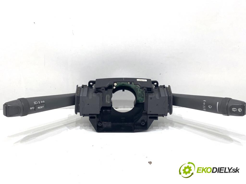 VOLVO V70 I Kombi 2003 121 kW 2.4 2435 Prepínač kombinovaný 8685372 (Prepínacie páčky pod volantom)