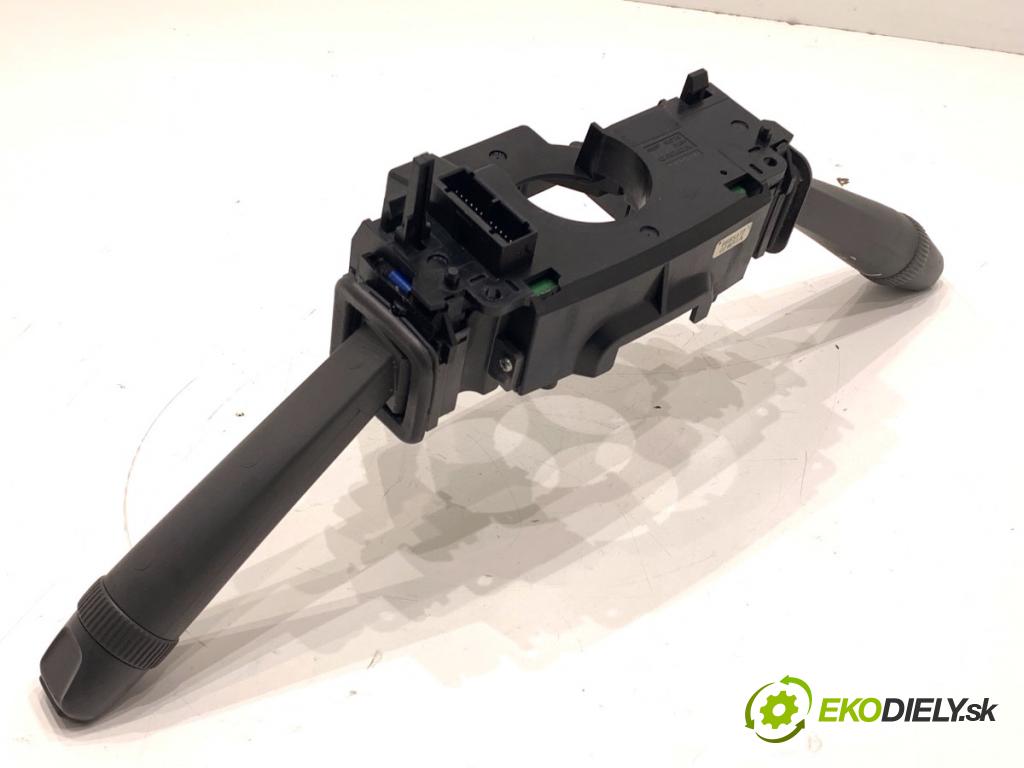 VOLVO V70 I Kombi 2003 121 kW 2.4 2435 Prepínač kombinovaný 8685372 (Prepínacie páčky pod volantom)