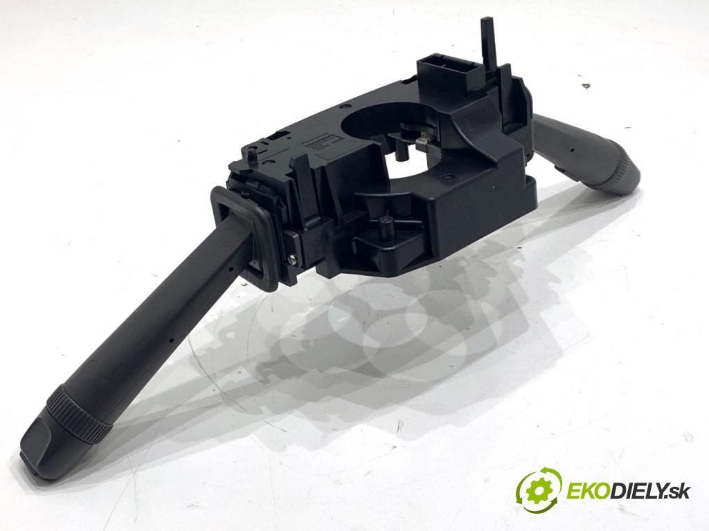 VOLVO V70 I Kombi 2003 121 kW 2.4 2435 Prepínač kombinovaný 8685372 (Prepínacie páčky pod volantom)