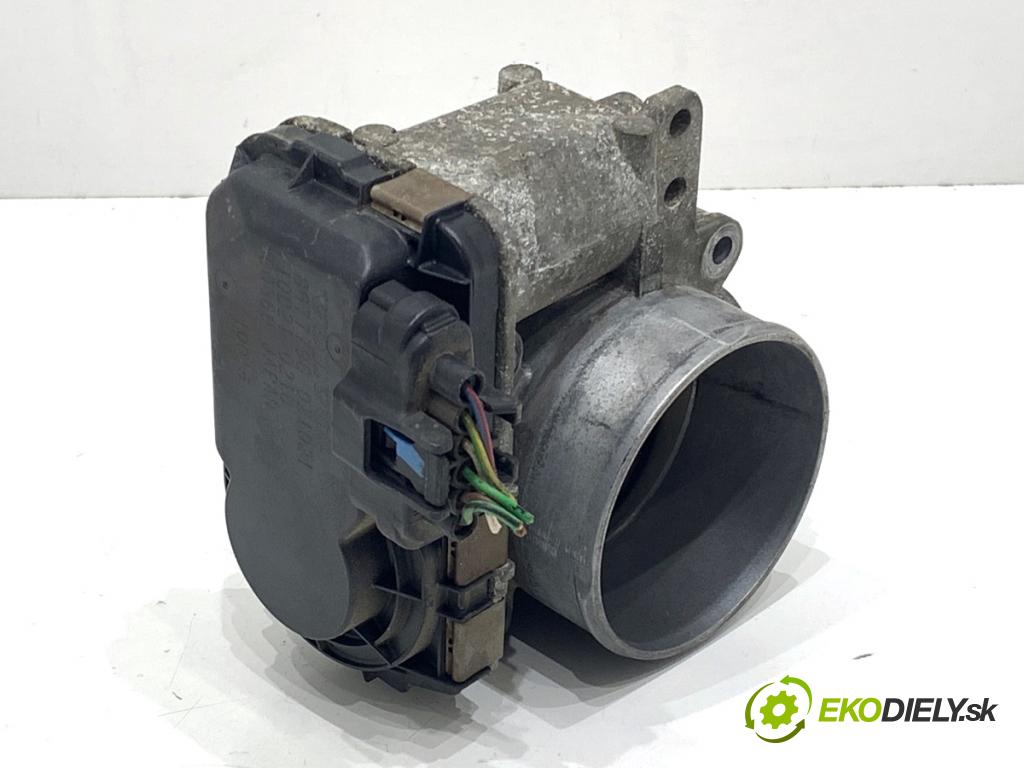 VOLVO V70 I Kombi 2003 121 kW 2.4 2435 škrtíci klapka 8677796 (Škrticí klapka)