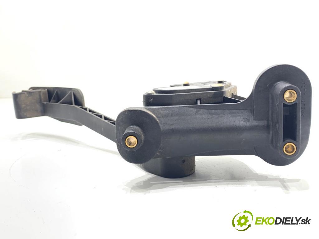 VOLVO V70 I Kombi 2003 121 kW 2.4 2435 potenciometr plynového pedálu 30636004 (Potenciometr plynového pedálu)