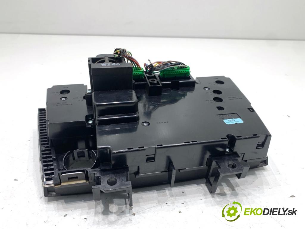 VOLVO V70 I Kombi 2003 121 kW 2.4 2435 Panel ovládania kúrenia 8691950 (Prepínacie páčky pod volantom)