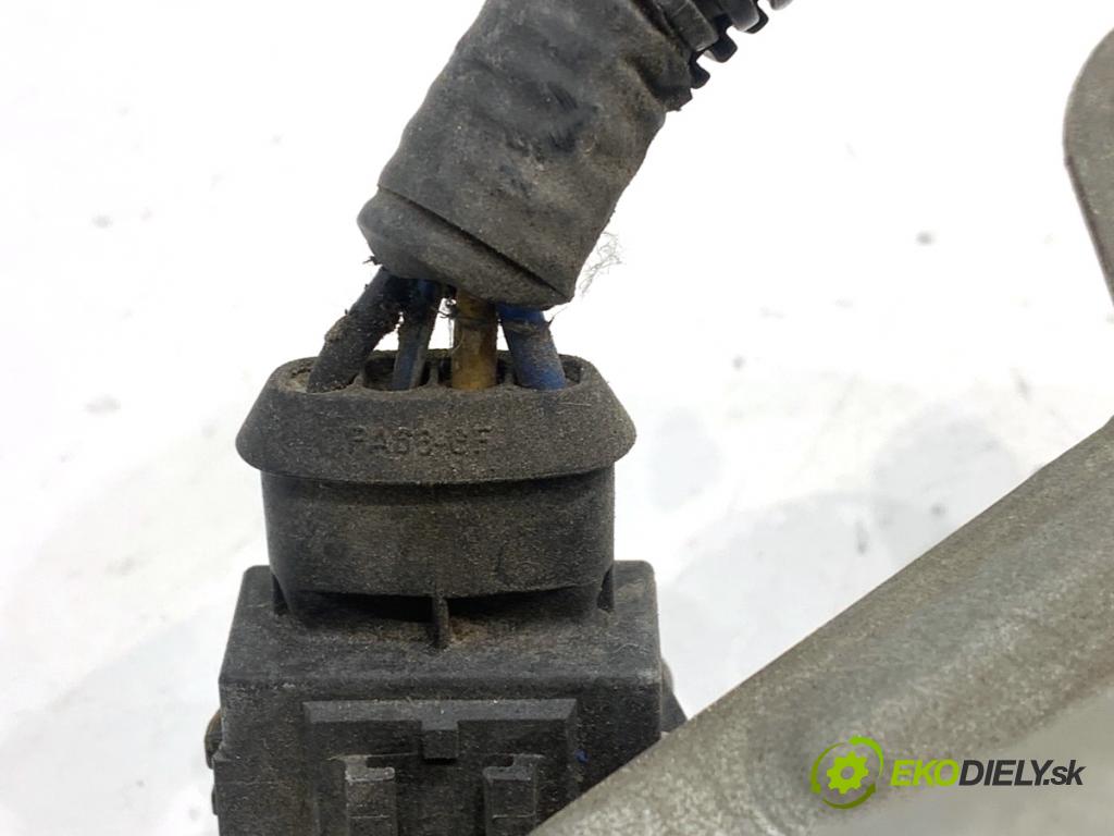 VOLVO V70 I Kombi 2003 121 kW 2.4 2435 mechanismus stěračů přední část 09151848 (Motorek stěračů přední)