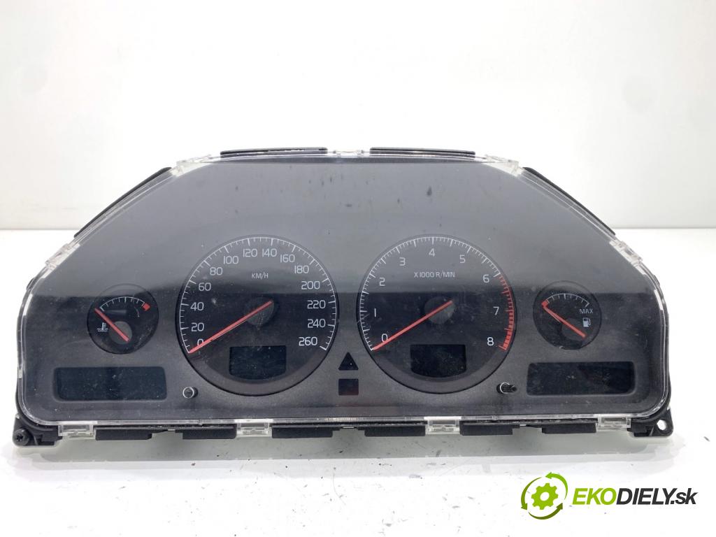 VOLVO V70 I Kombi 2003 121 kW 2.4 2435 prístrojovka 8637993 (Přístrojová deska)