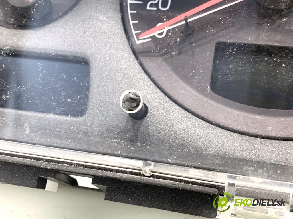 VOLVO V70 I Kombi 2003 121 kW 2.4 2435 Prístrojovka 8637993 (Prístrojová doska)