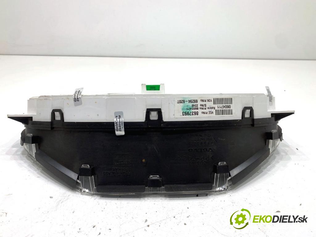 VOLVO V70 I Kombi 2003 121 kW 2.4 2435 Prístrojovka 8637993 (Prístrojová doska)