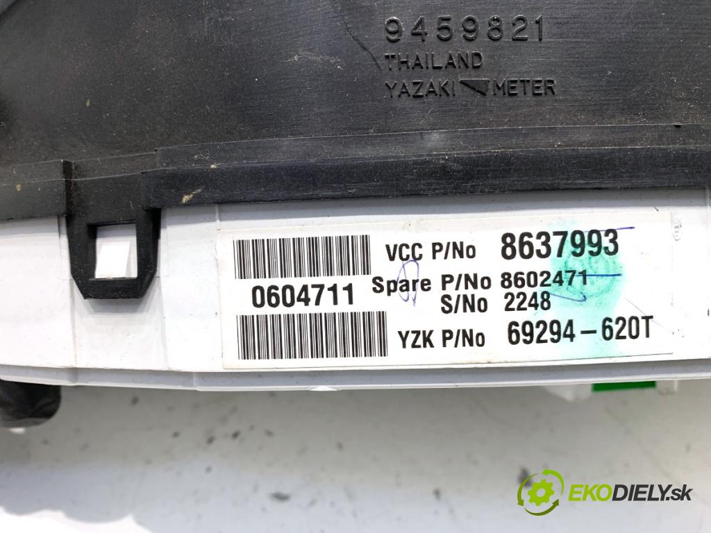 VOLVO V70 I Kombi 2003 121 kW 2.4 2435 Prístrojovka 8637993 (Prístrojová doska)
