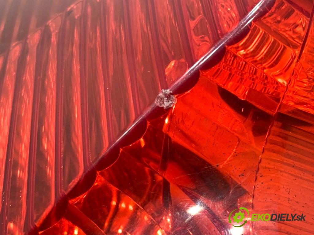 VOLVO V70 I Kombi 2003 121 kW 2.4 2435 světlo levý zadní část 9154497 9154493