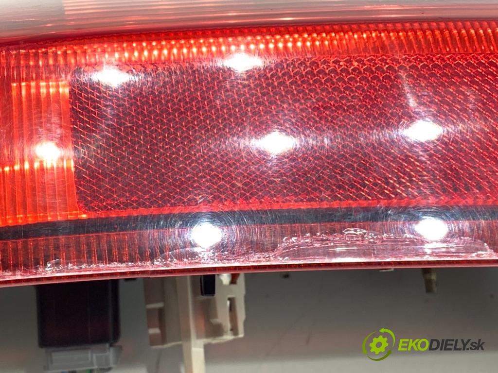 VOLVO V70 I Kombi 2003 121 kW 2.4 2435 světlo levý zadní část 9154497 9154493