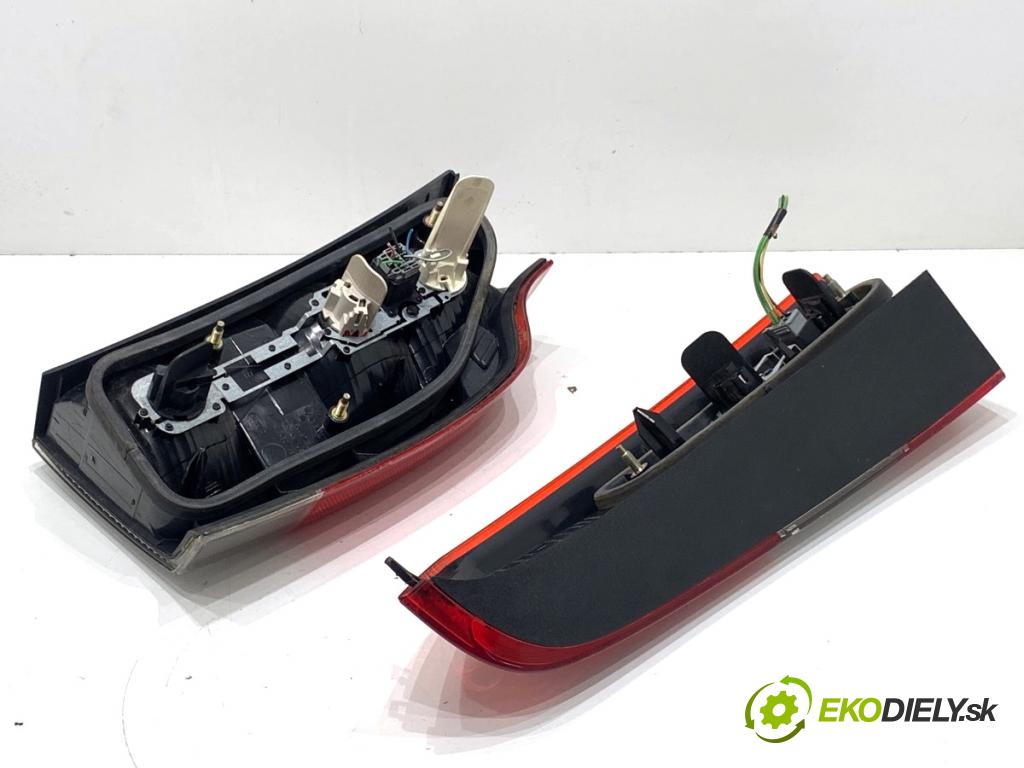 VOLVO V70 I Kombi 2003 121 kW 2.4 2435 světlo levý zadní část 9154497 9154493