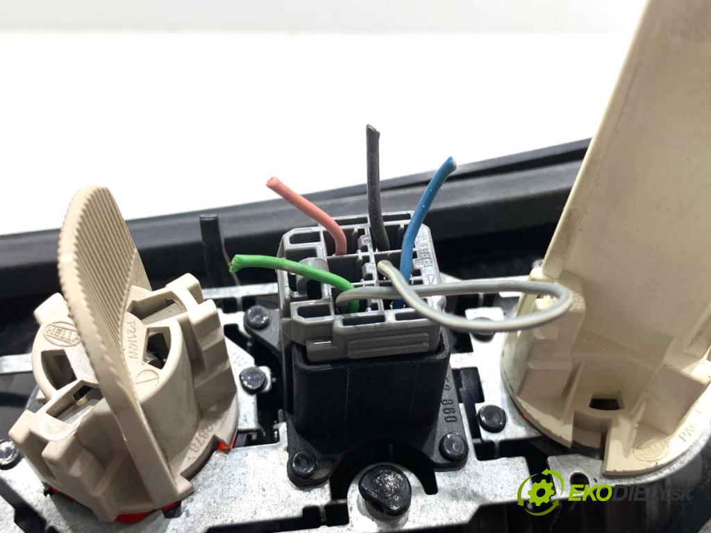 VOLVO V70 I Kombi 2003 121 kW 2.4 2435 světlo levý zadní část 9154497 9154493