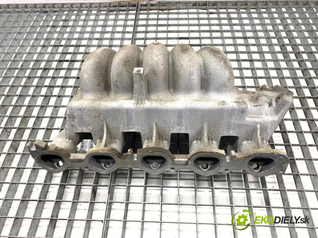 VOLVO V70 I Kombi 2003 121 kW 2.4 2435 Potrubie sacie, sanie 9486208 (Sacie potrubie)