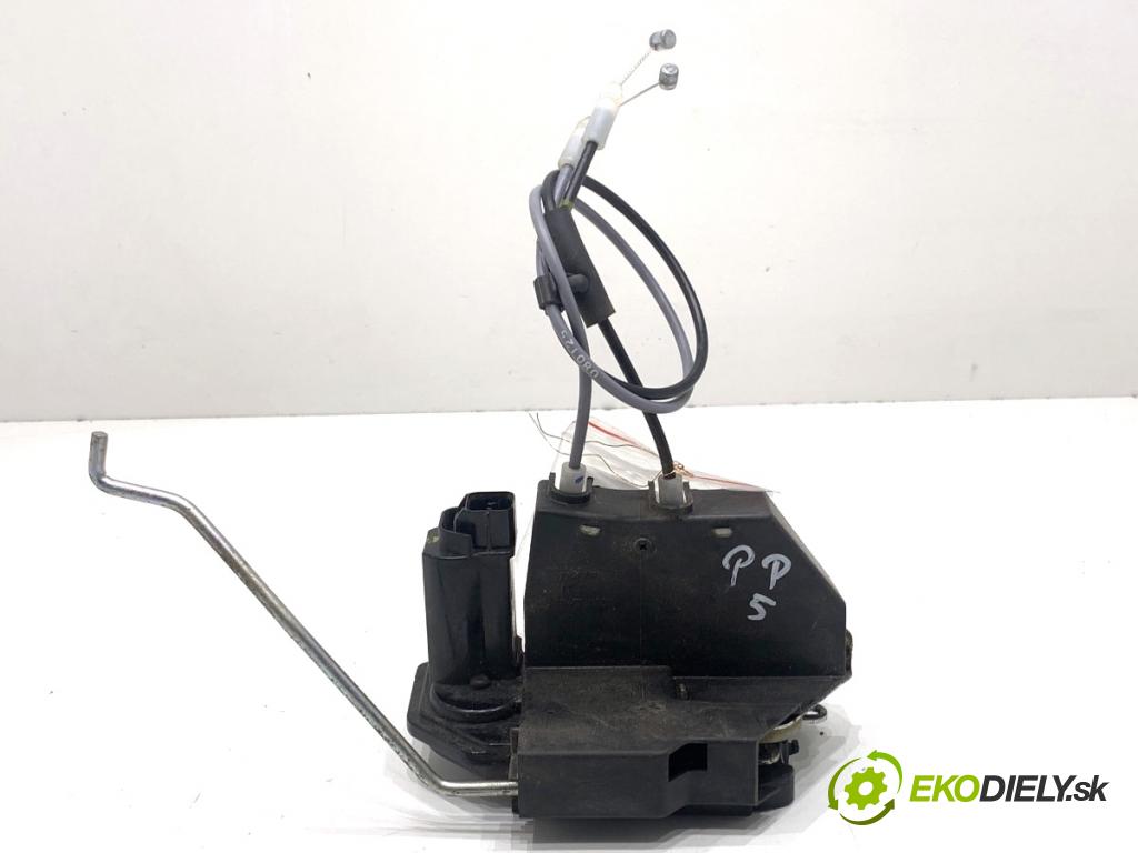 HYUNDAI i10 liftback 2008 49 kW 1.1 1086 zámok dveře pravý přední část 