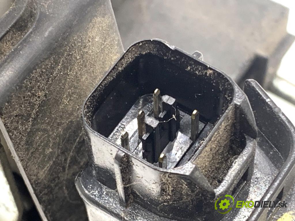 HYUNDAI i10 liftback 2008 49 kW 1.1 1086 zámok Dvere pravy predný