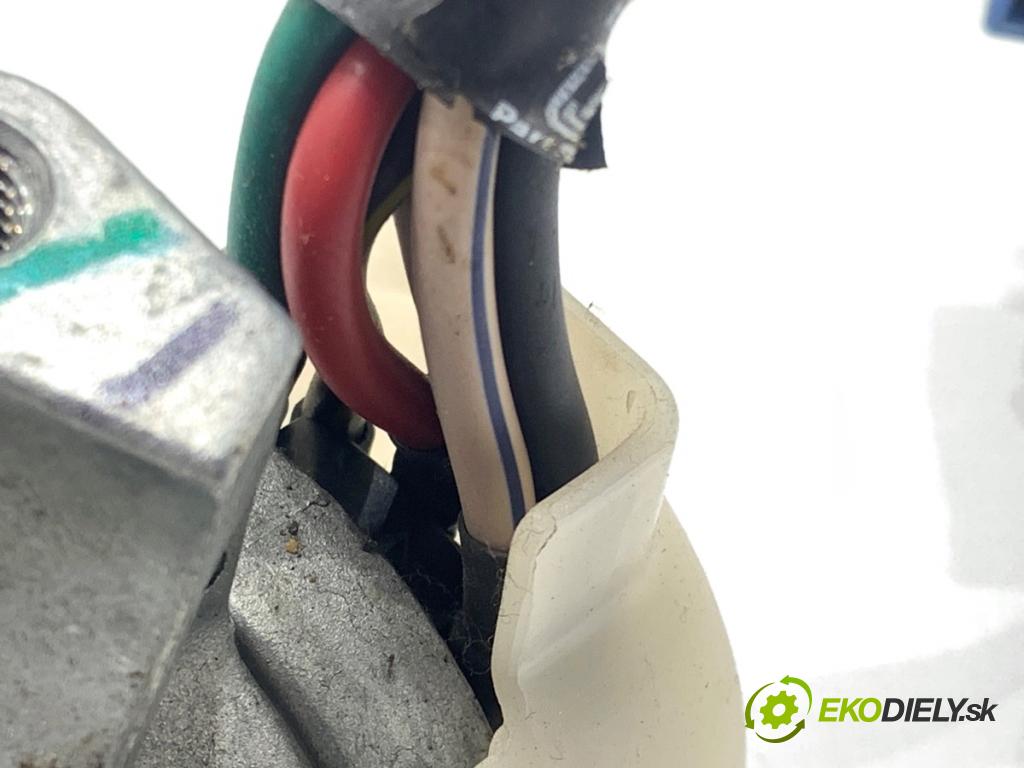 HYUNDAI i10 liftback 2008 49 kW 1.1 1086 spinačka  (Spínacia skrinka)