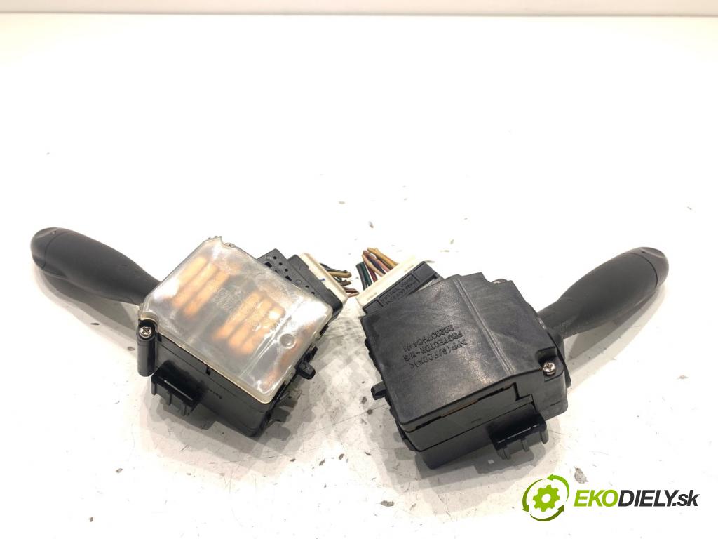 HYUNDAI i10 liftback 2008 49 kW 1.1 1086 Prepínač kombinovaný 202007964 (Prepínacie páčky pod volantom)