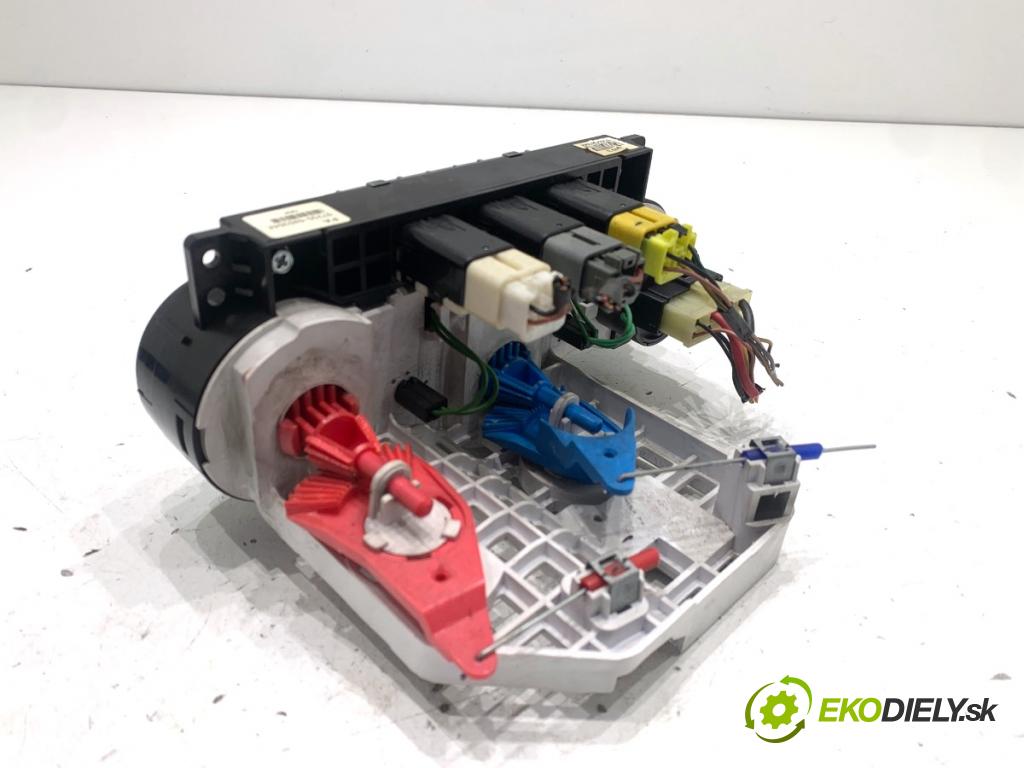 HYUNDAI i10 liftback 2008 49 kW 1.1 1086 Panel ovládaní topení 97250-0X0304X (Páčky pod volantem)