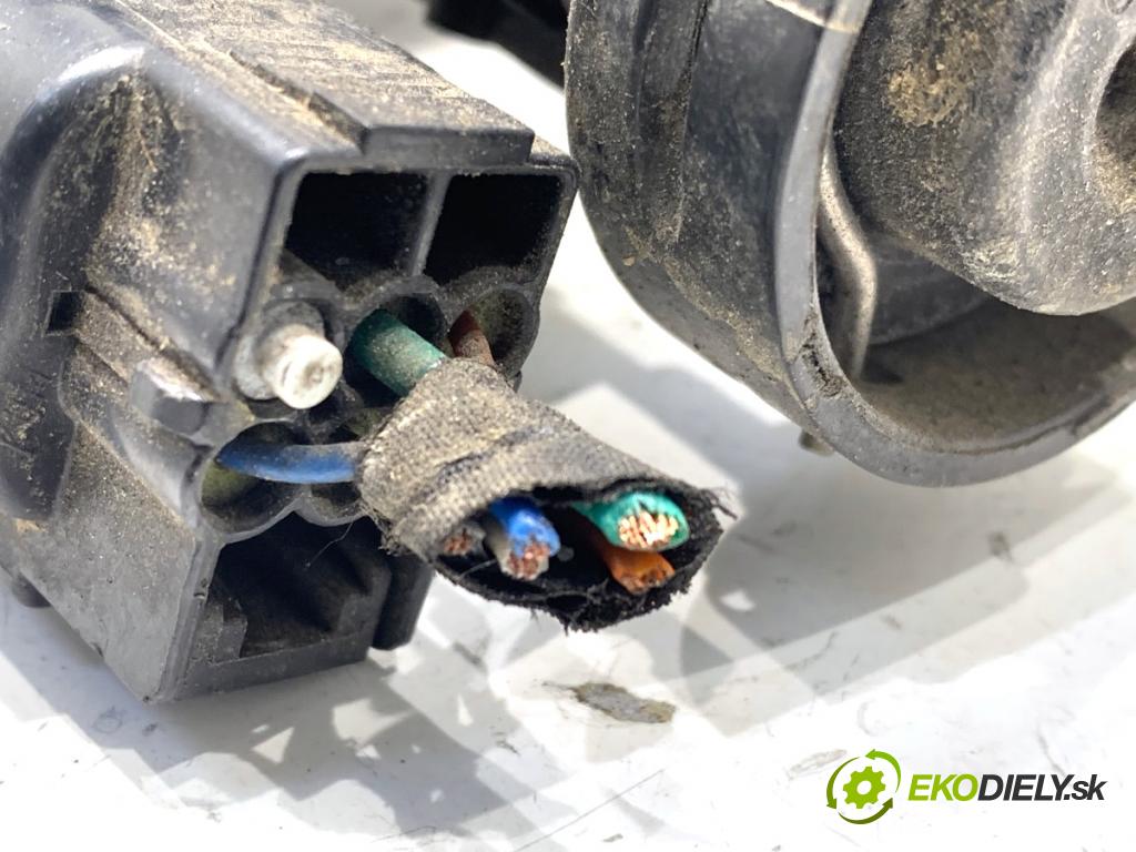 HYUNDAI i10 liftback 2008 49 kW 1.1 1086 Lišta vstrekovacia 35340-02100 (Vstrekovacia lišta)