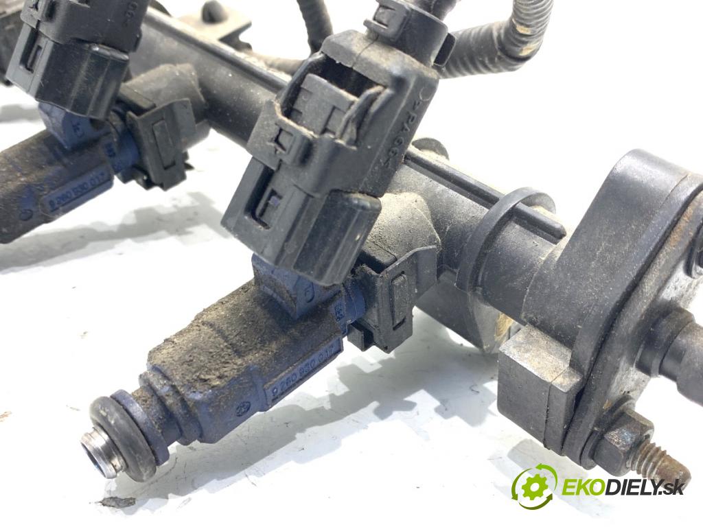 HYUNDAI i10 liftback 2008 49 kW 1.1 1086 Lišta vstrekovacia 35340-02100 (Vstrekovacia lišta)