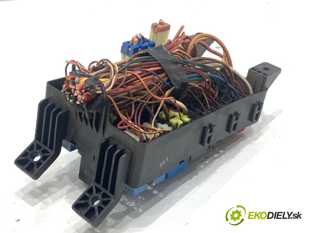 HYUNDAI i10 liftback 2008 49 kW 1.1 1086 skříňka poistková 91950-0X000 (Pojistková skříňka)