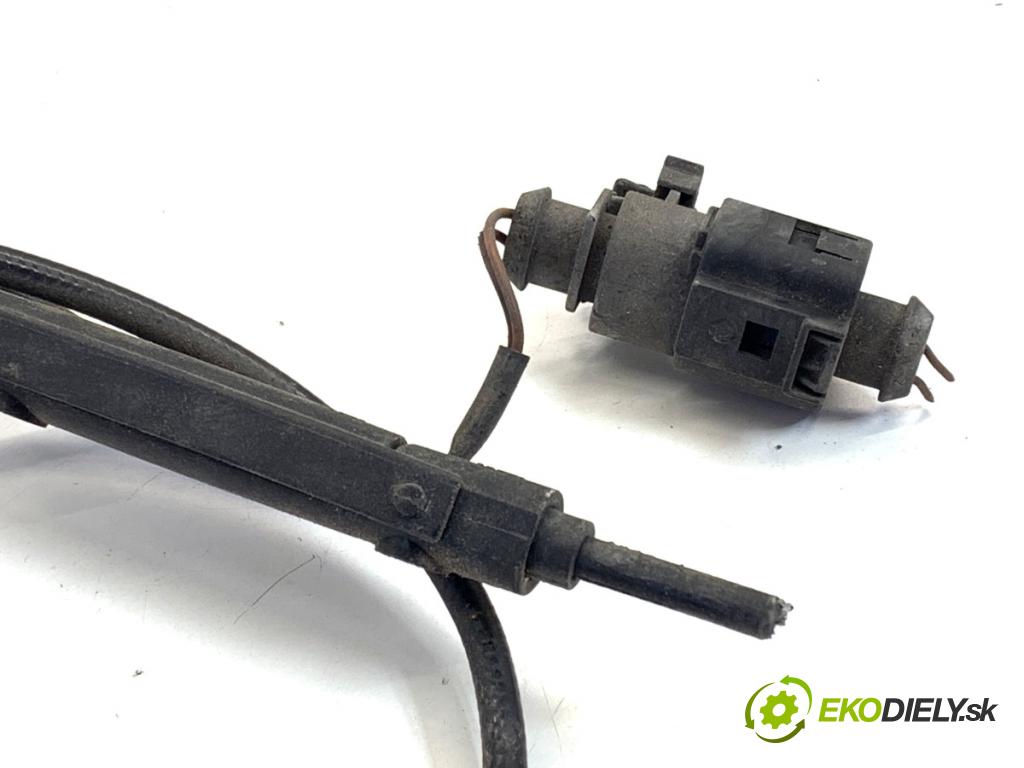 AUDI A3 8P liftback 2004 75 kW 1.6 1595 zámok kapoty predný 8P0823509D