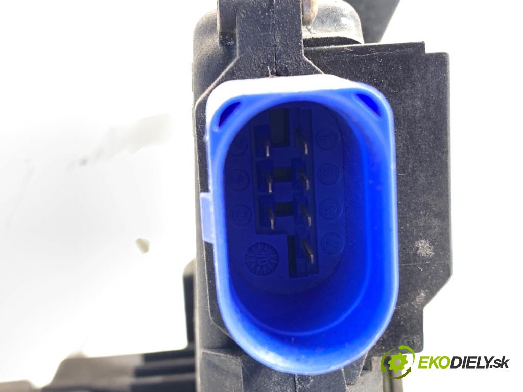 AUDI A3 8P liftback 2004 75 kW 1.6 1595 zámok Dvere pravy predný