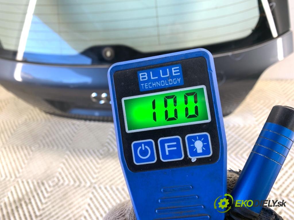 AUDI A3 8P liftback 2004 75 kW 1.6 1595 kapota zad