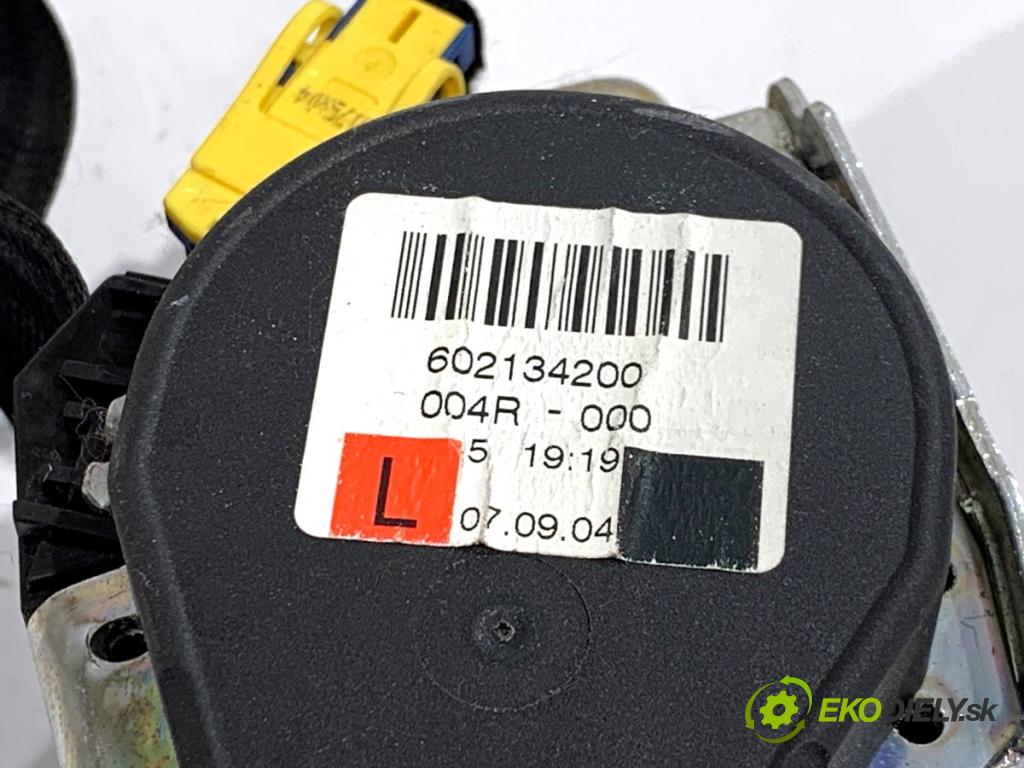 AUDI A3 8P liftback 2004 75 kW 1.6 1595 Držiak BEZPEČNOSŤ ľavy predný 8P3857705