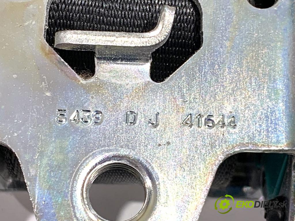 AUDI A3 8P liftback 2004 75 kW 1.6 1595 Držiak BEZPEČNOSŤ ľavy predný 8P3857705