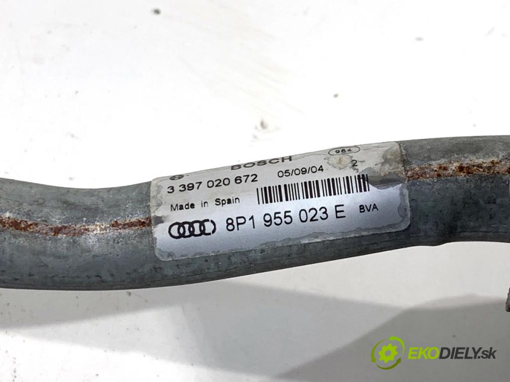 AUDI A3 8P liftback 2004 75 kW 1.6 1595 mechanismus stěračů přední část 8P1955023E (Motorek stěračů přední)