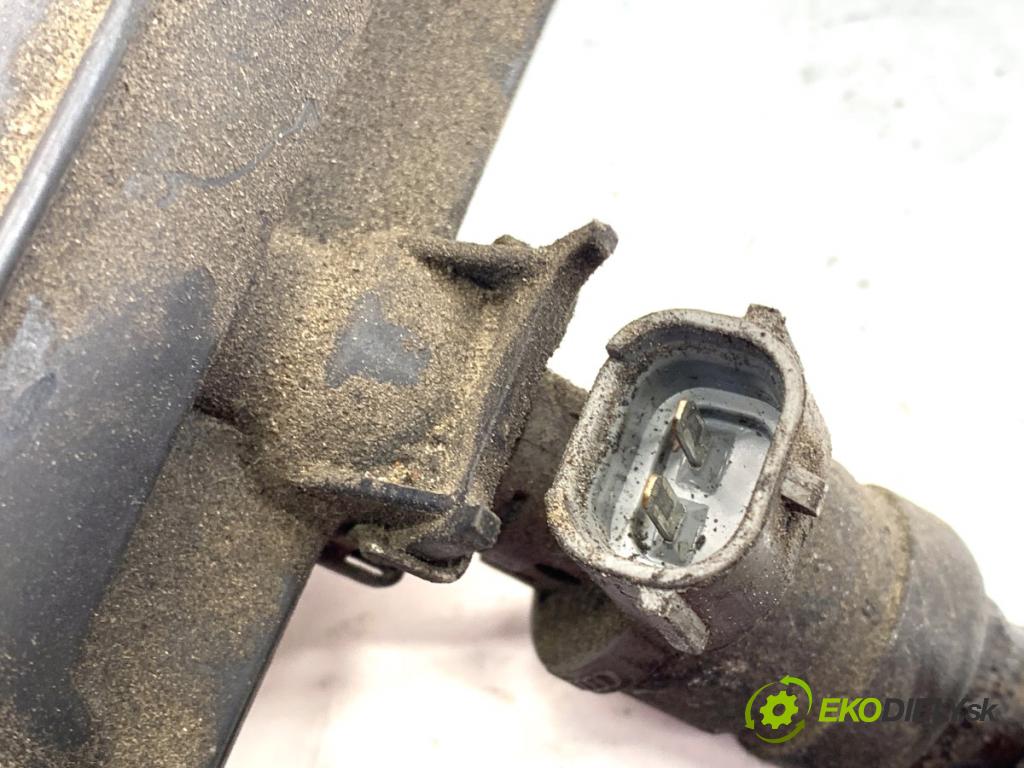 AUDI A3 8P liftback 2004 75 kW 1.6 1595 Lišta vstrekovacia  (Vstrekovacia lišta)